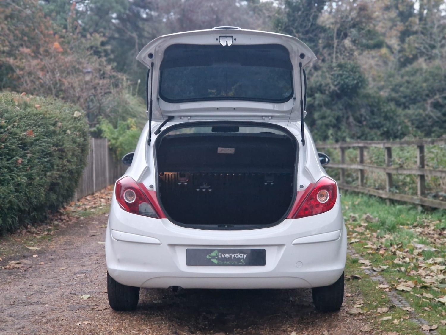 Used Vauxhall Corsa 2010 for sale - 76556737: Photo 24