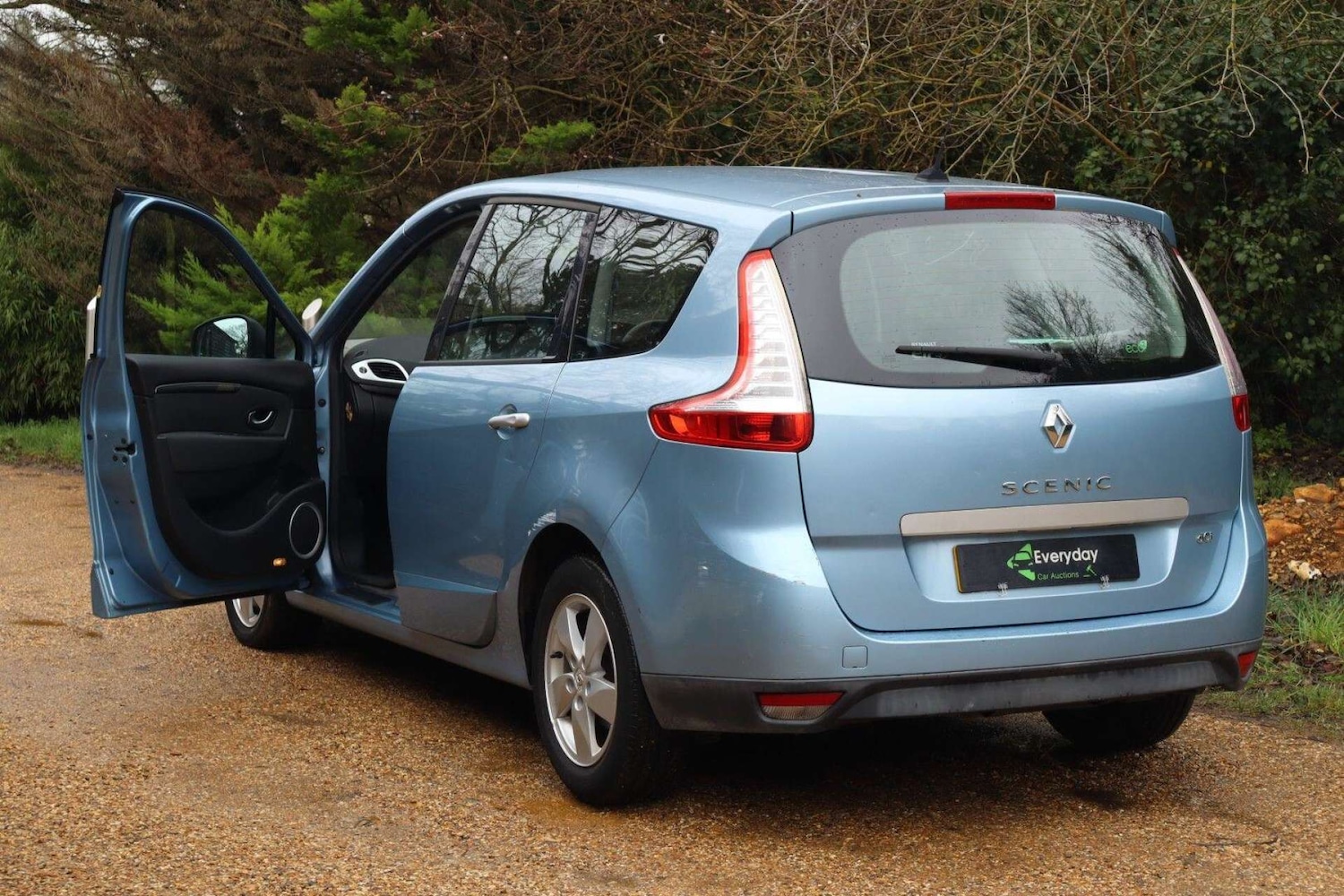 Used Renault Grand Scenic 2010 for sale - 77910118: Photo 12