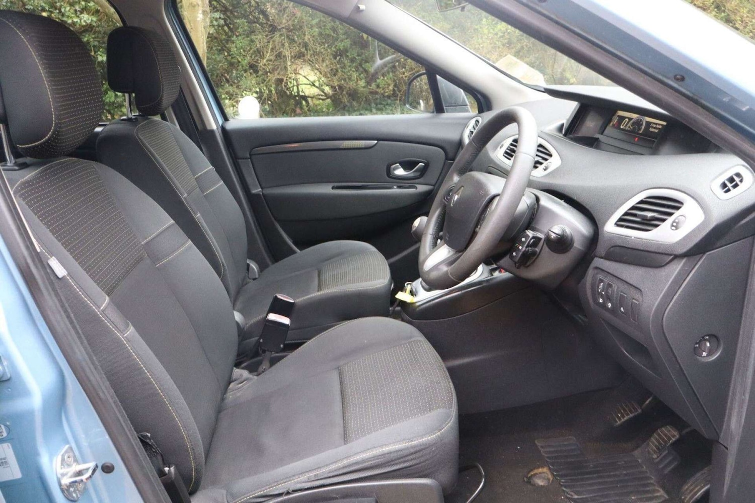 Used Renault Grand Scenic 2010 for sale - 77910118: Photo 17