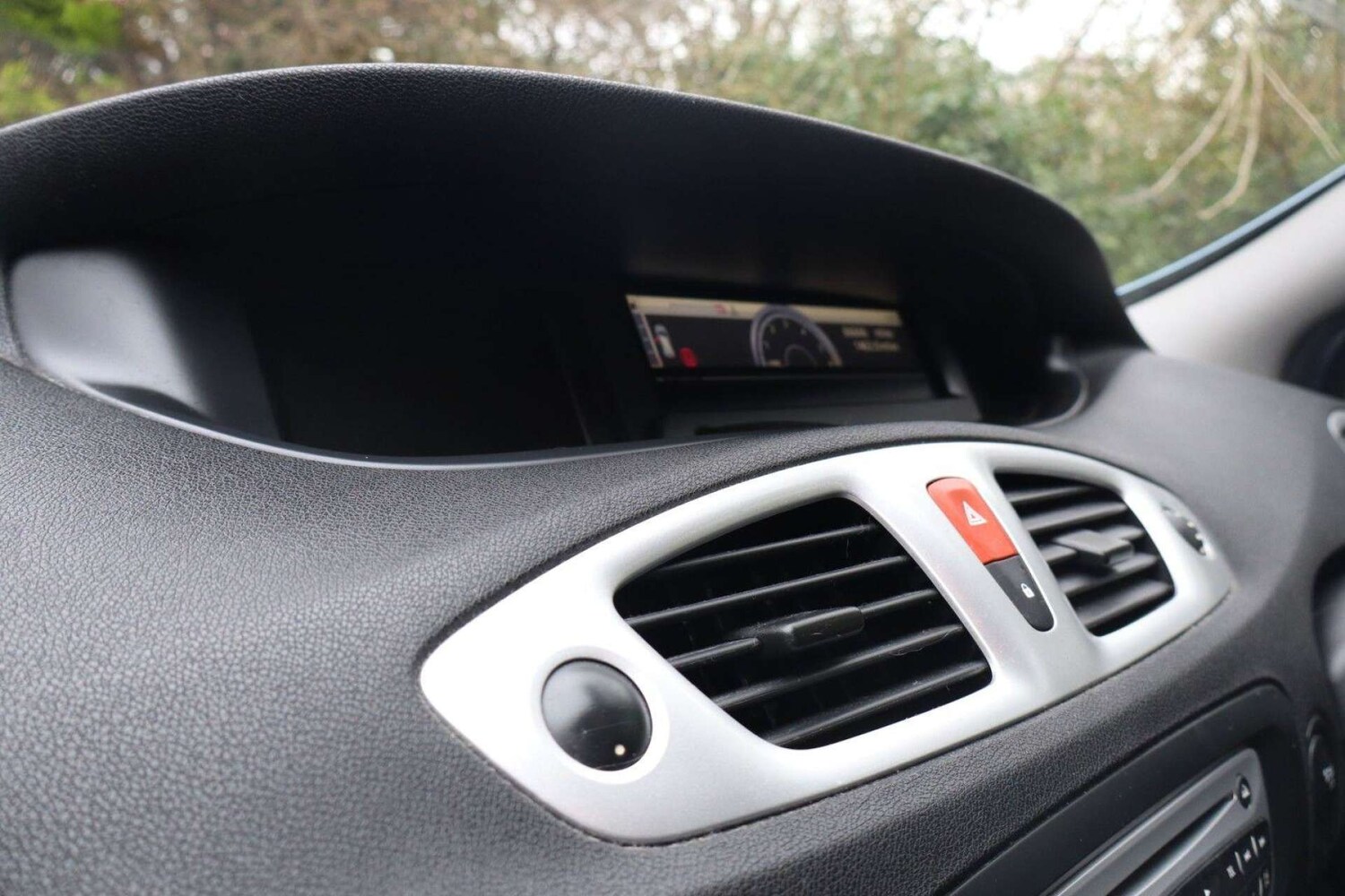 Used Renault Grand Scenic 2010 for sale - 77910118: Photo 27