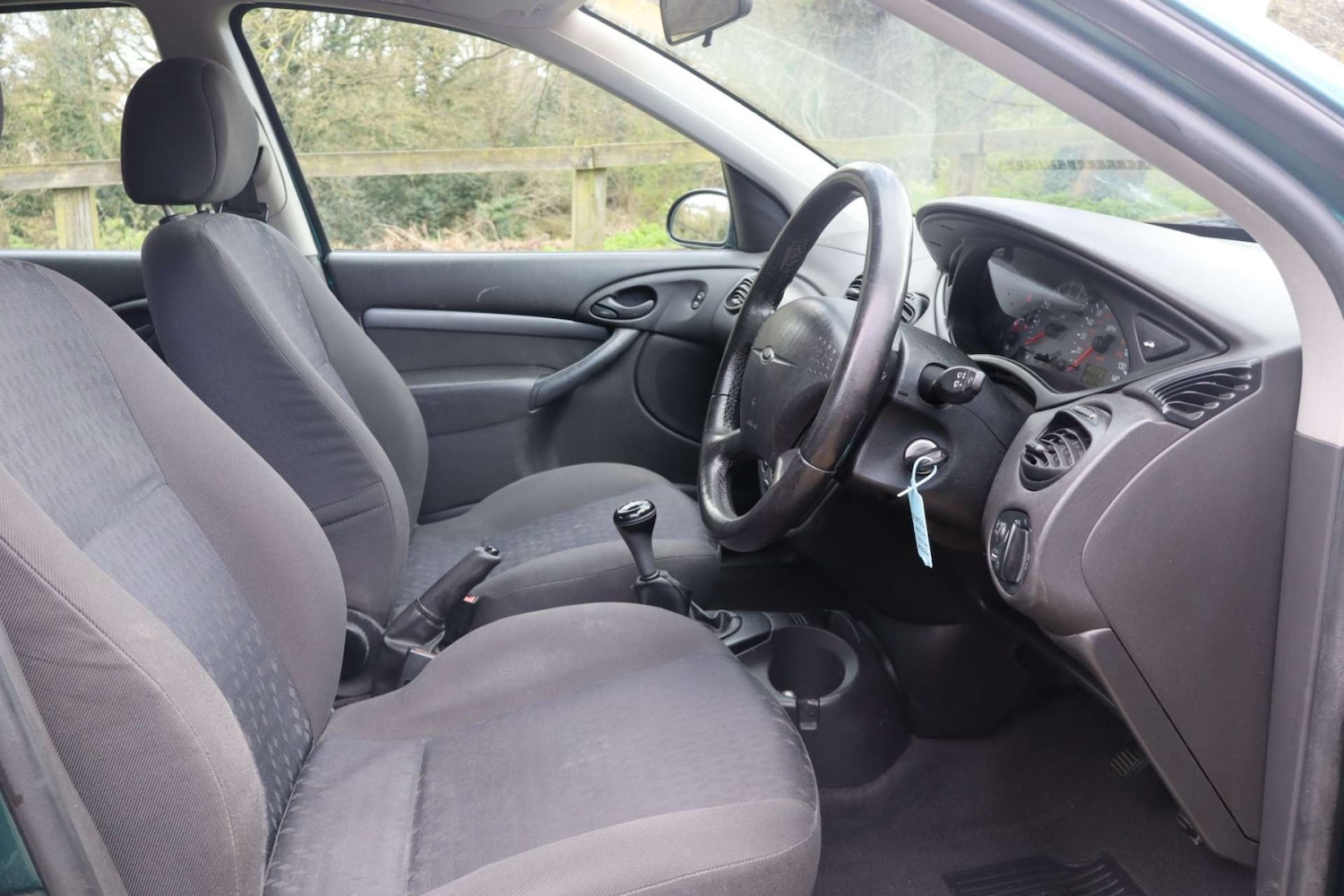 Used Ford Focus 2001 for sale - 78068128: Photo 22