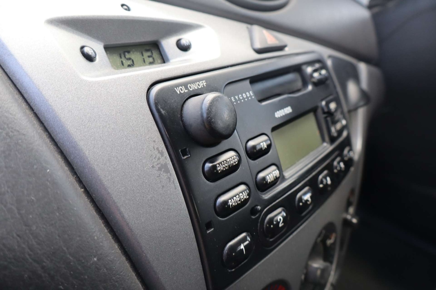 Used Ford Focus 2001 for sale - 78068128: Photo 29