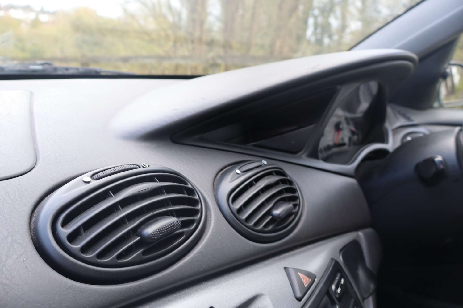 Used Ford Focus 2001 for sale - 78068128: Photo 30