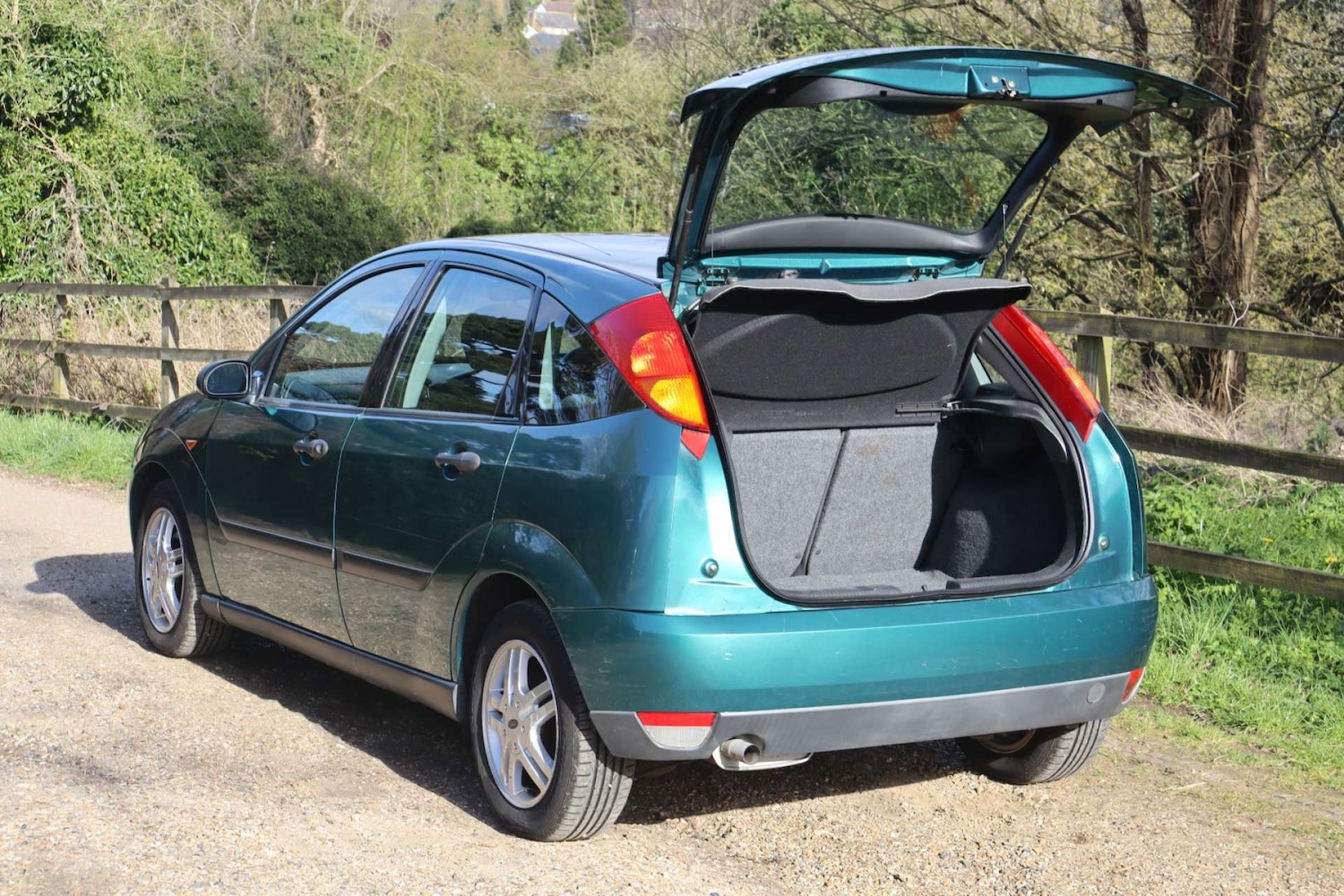 Used Ford Focus 2001 for sale - 78068128: Photo 31