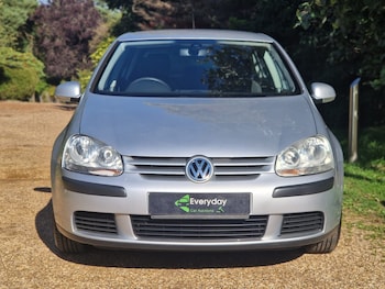 Volkswagen - Golf