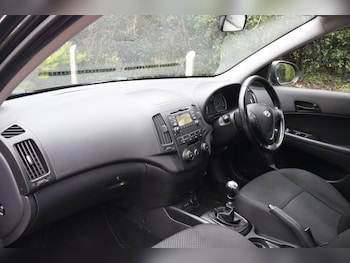 Used Hyundai i30 2010 for sale - 77541724: Photo