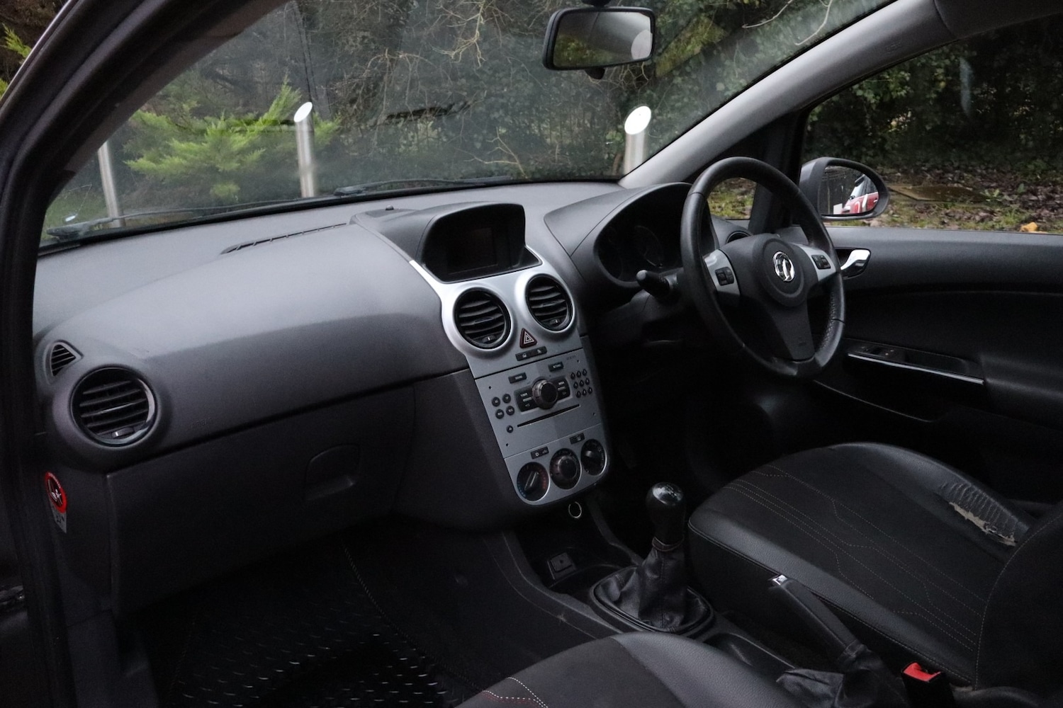 Used Vauxhall Corsa 2012 for sale - 77492890: Photo 4