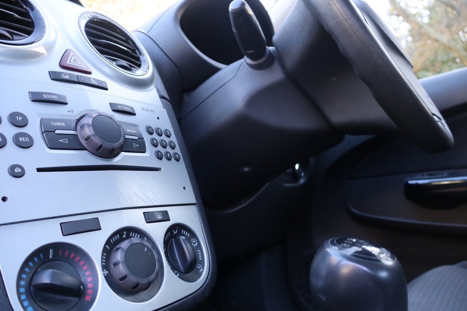 Used Vauxhall Corsa 2013 for sale - 76652736: Photo 23