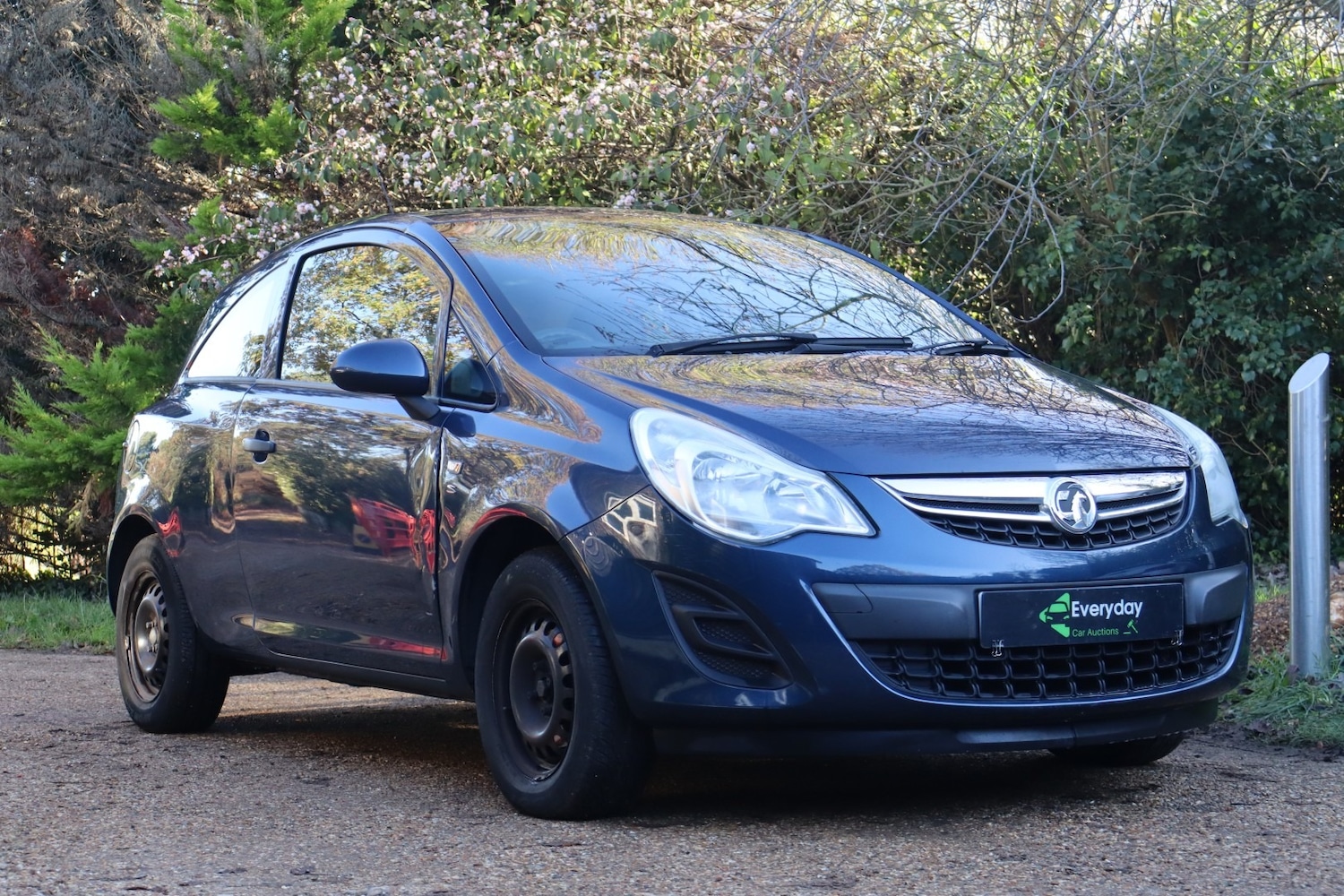 Used Vauxhall Corsa 2013 for sale - 76652736: Photo 3
