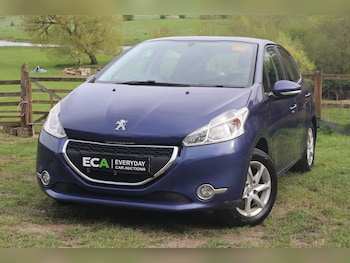 Used Peugeot 208 2015 for sale - 78281711: Photo