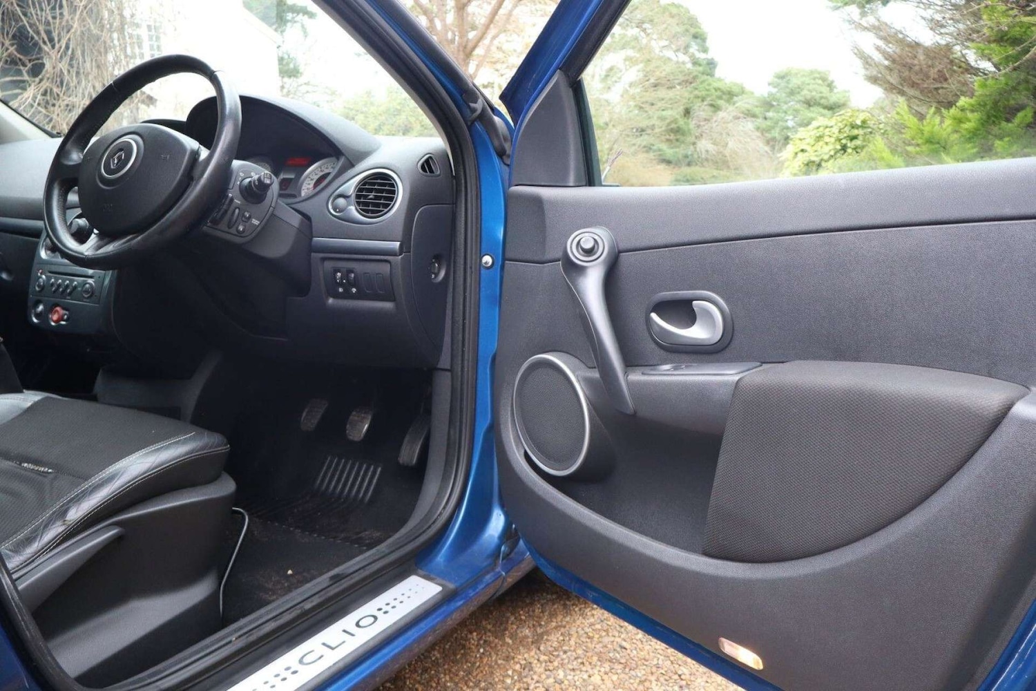 Used Renault Clio 2008 for sale - 77910121: Photo 27