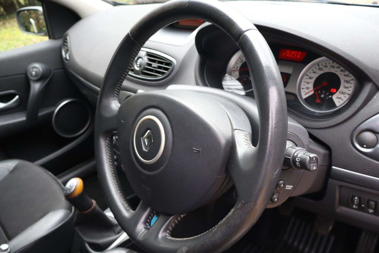 Used Renault Clio 2008 for sale - 77910121: Photo 34