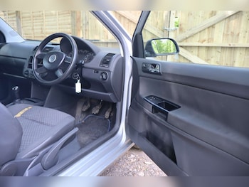 Used Volkswagen Polo 2004 for sale - 78466109: Photo
