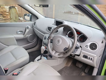 Used Renault Clio 2010 for sale - 78106700: Photo