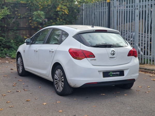 Used Vauxhall Astra 2011 for sale - 76287335: Photo 11