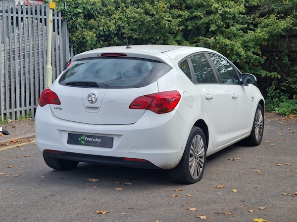 Used Vauxhall Astra 2011 for sale - 76287335: Photo 12