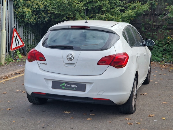 Used Vauxhall Astra 2011 for sale - 76287335: Photo 13
