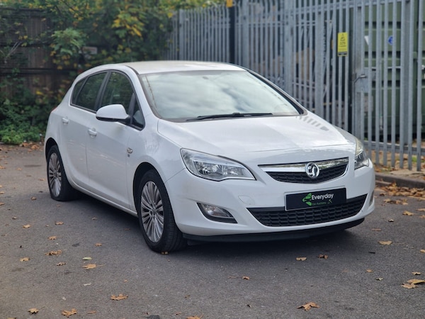 Used Vauxhall Astra 2011 for sale - 76287335: Photo 4