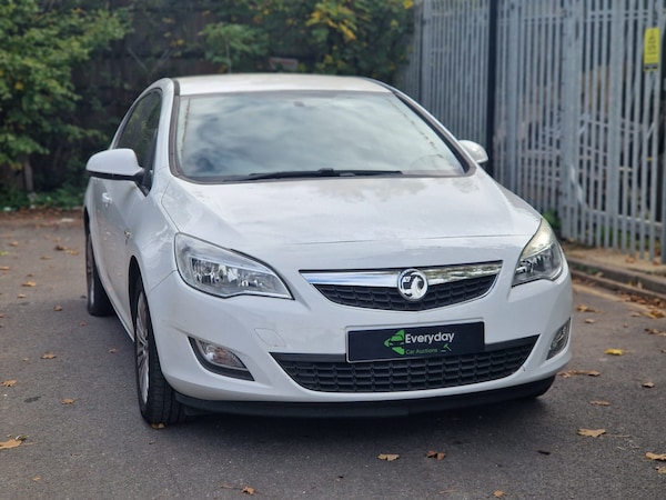 Used Vauxhall Astra 2011 for sale - 76287335: Photo 6