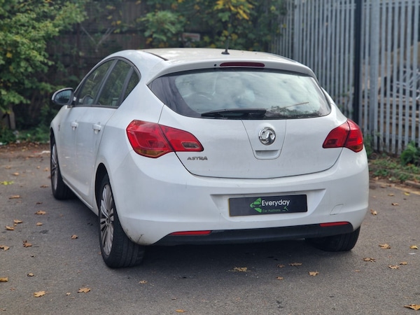 Used Vauxhall Astra 2011 for sale - 76287335: Photo 8