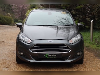 Used Ford Fiesta 2015 for sale - 77789201: Photo