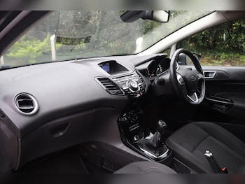 Used Ford Fiesta 2015 for sale - 77789201: Photo
