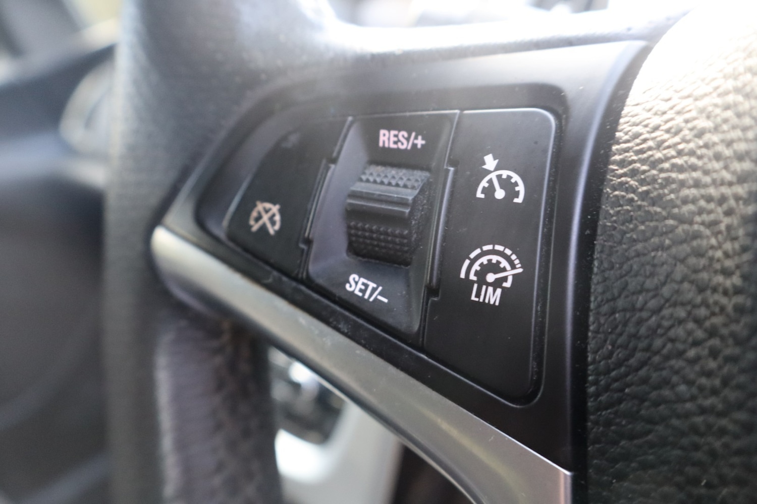 Used Vauxhall Astra 2013 for sale - 77650780: Photo 16