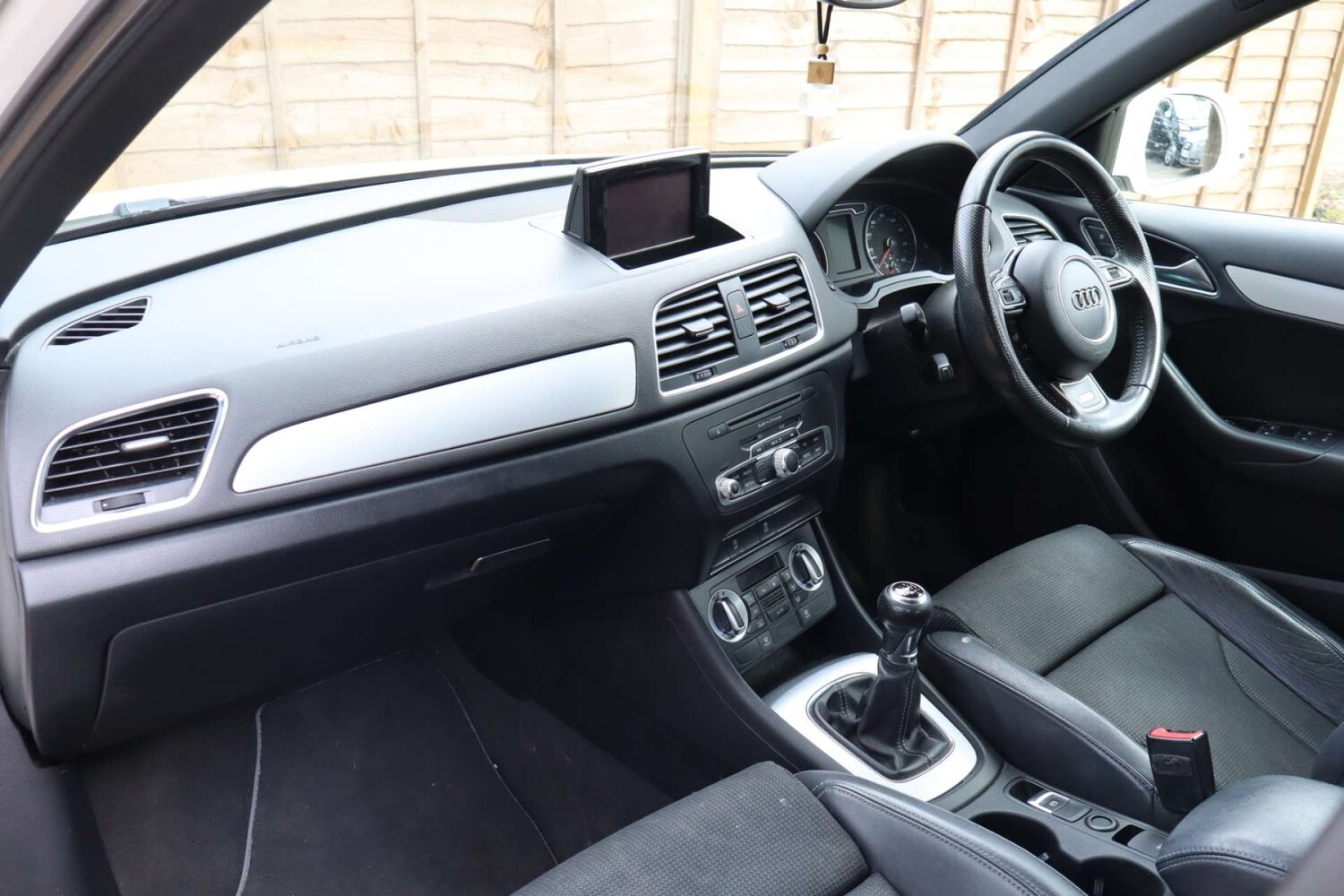 Used Audi Q3 2012 for sale - 78108339: Photo 24