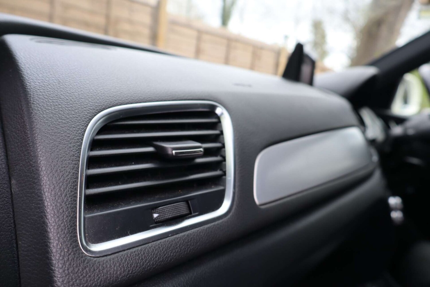 Used Audi Q3 2012 for sale - 78108339: Photo 25