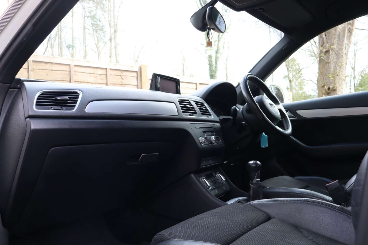 Used Audi Q3 2012 for sale - 78108339: Photo 40