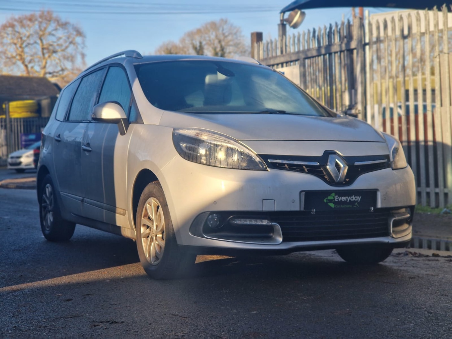 Used Renault Grand Scenic 2016 for sale - 76904743: Photo 1
