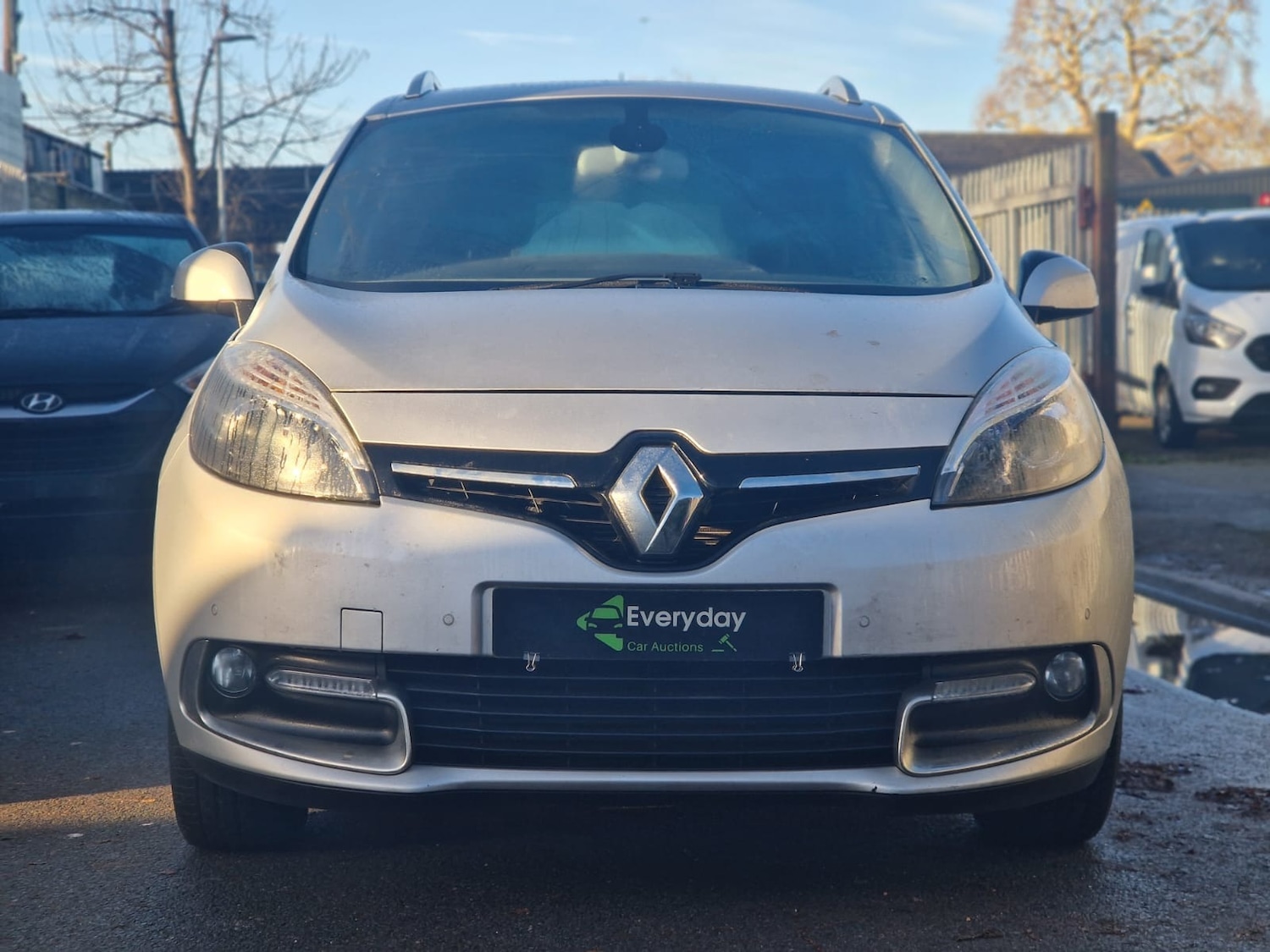 Used Renault Grand Scenic 2016 for sale - 76904743: Photo 2