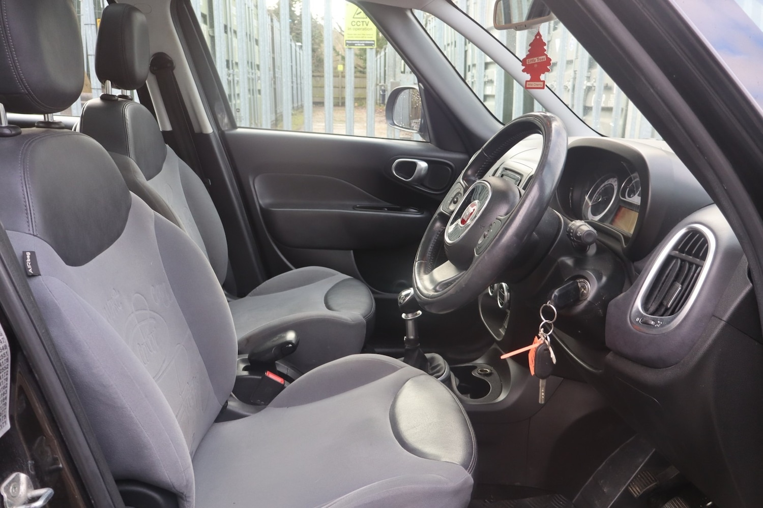 Used Fiat 500L 2013 for sale - 77124330: Photo 10