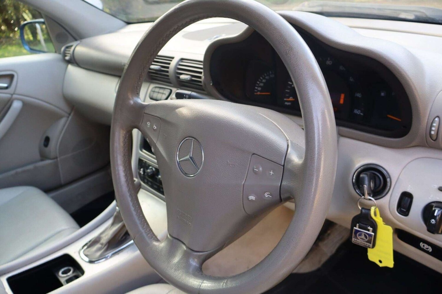 Used Mercedes-Benz C Class 2003 for sale - 77910129: Photo 36