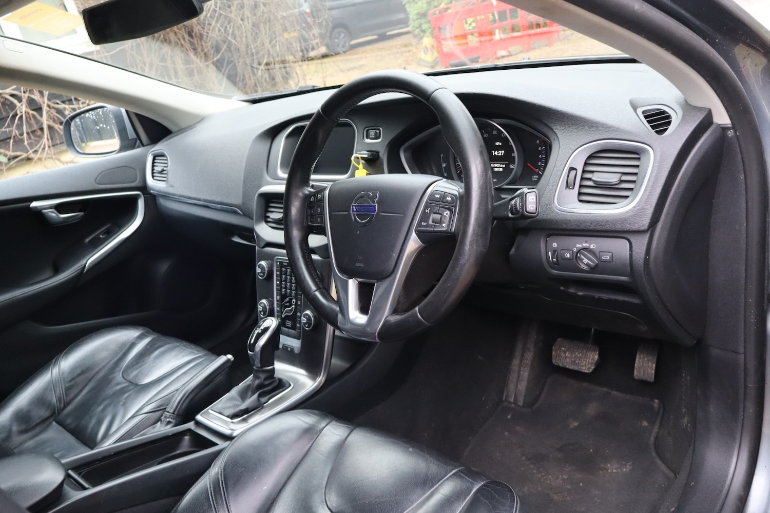 Used Volvo V40 2015 for sale - 77502925: Photo 18