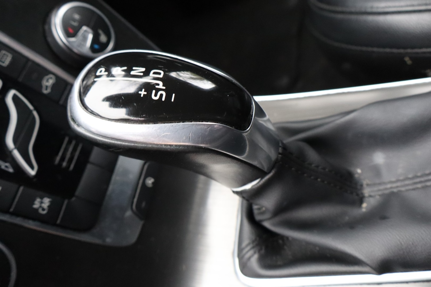 Used Volvo V40 2015 for sale - 77502925: Photo 23