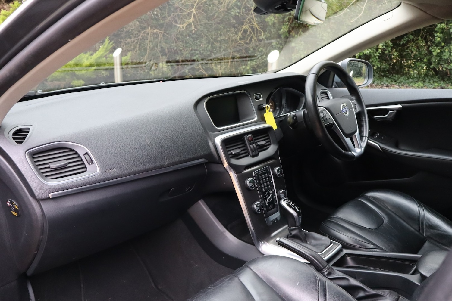 Used Volvo V40 2015 for sale - 77502925: Photo 4