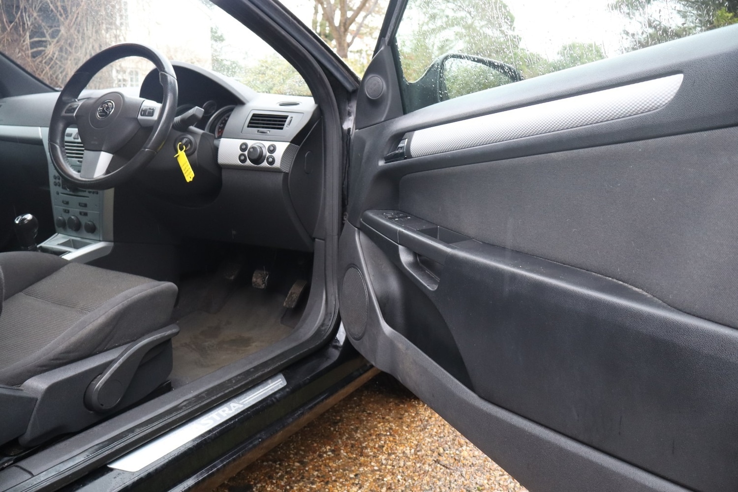 Used Vauxhall Astra 2011 for sale - 77701058: Photo 4