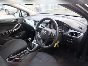 Used Vauxhall Astra 2017 for sale - 77045349: Photo