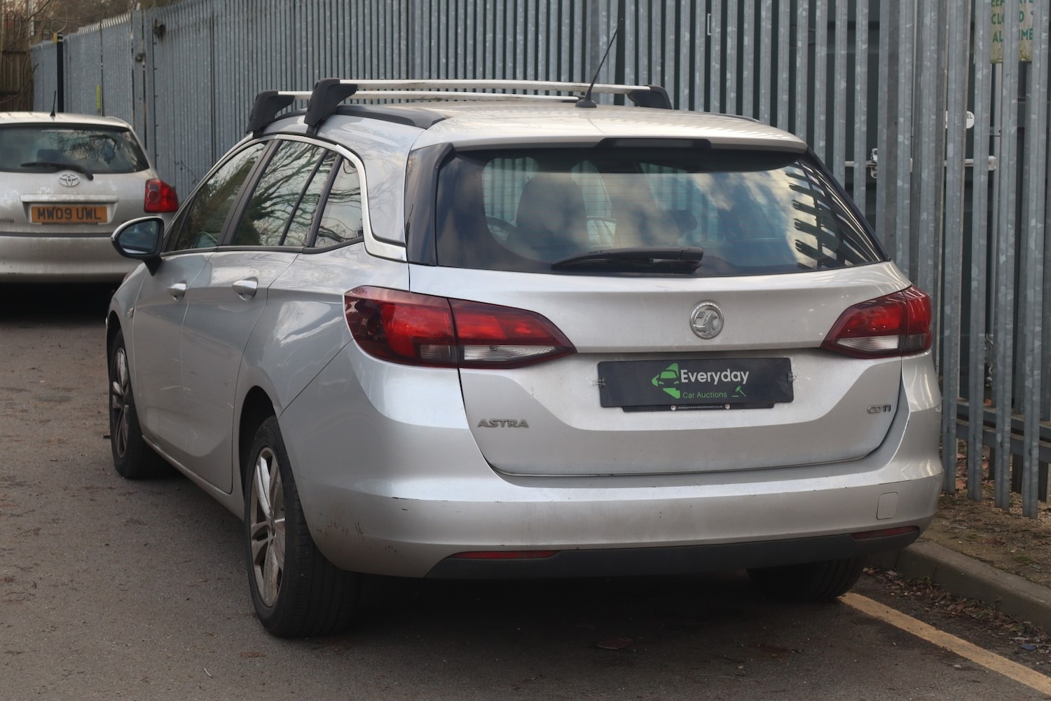 Used Vauxhall Astra 2017 for sale - 77045349: Photo 3