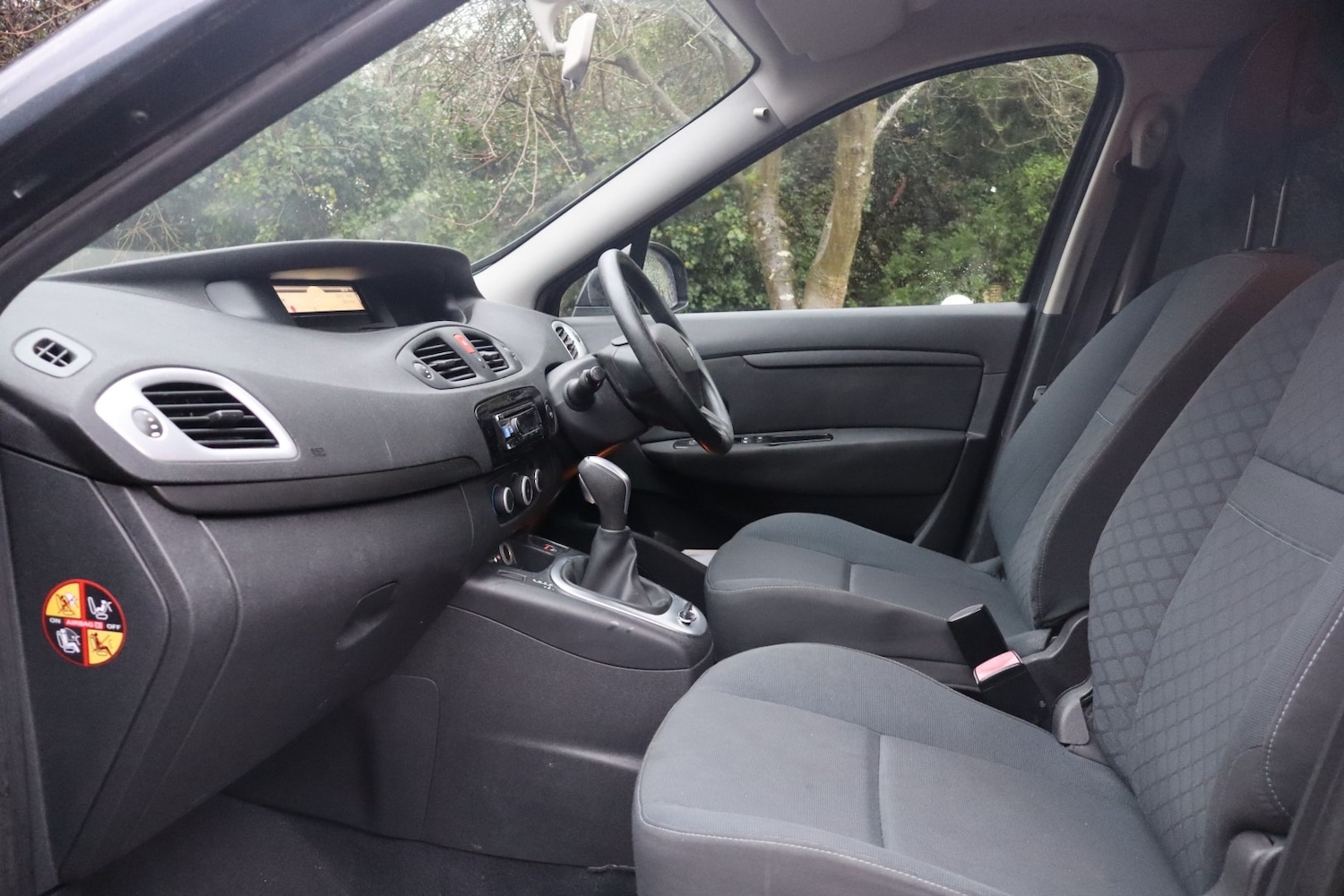 Used Renault Scenic 2009 for sale - 77274147: Photo 19