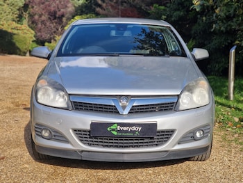 Vauxhall - Astra
