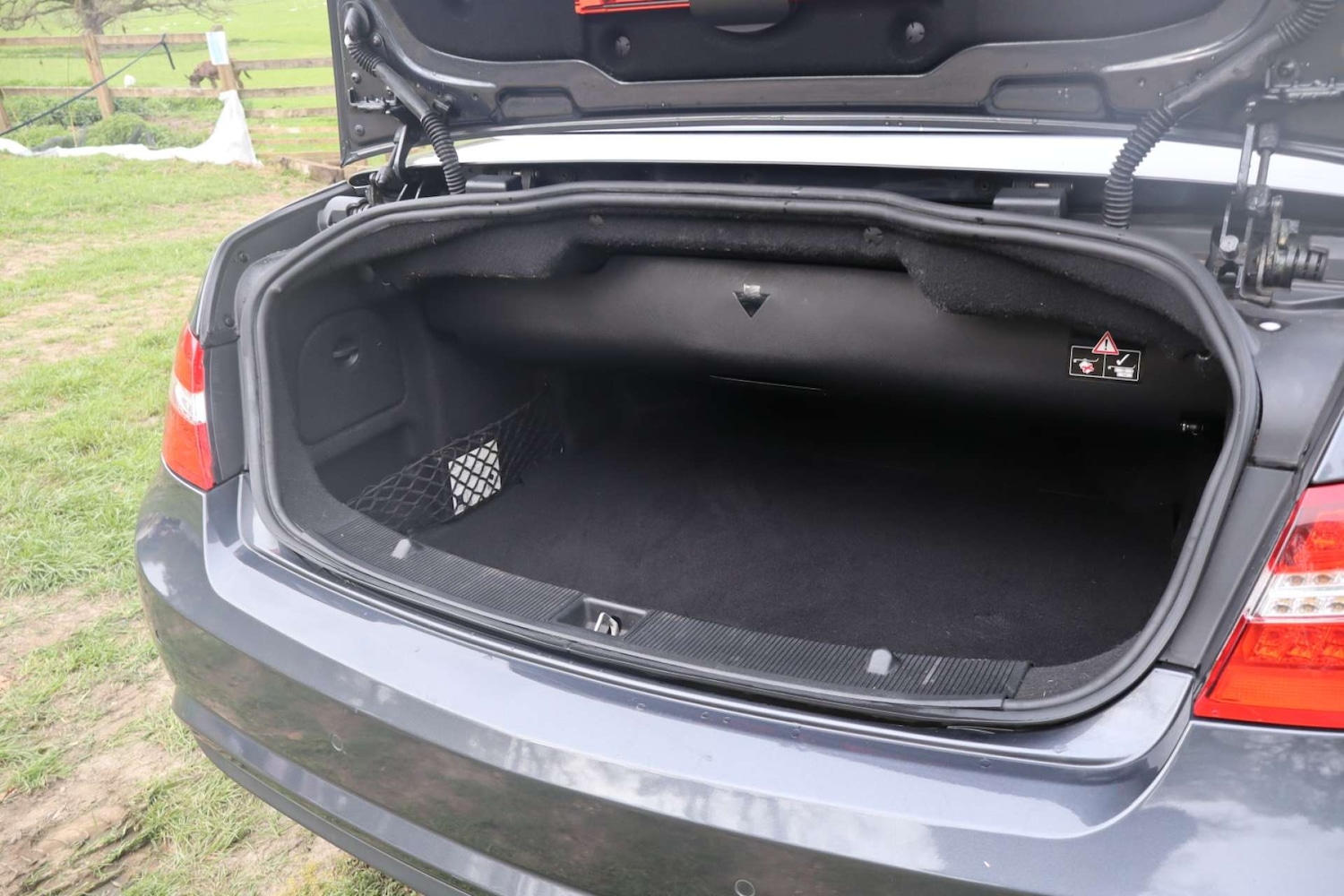 Used Mercedes-Benz E Class 2010 for sale - 78210400: Photo 35