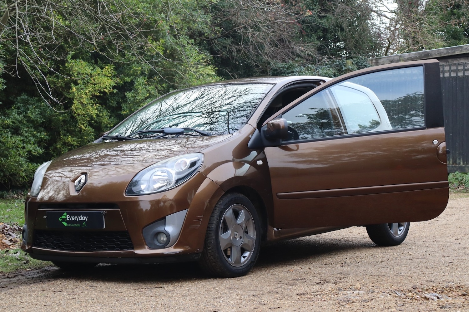 Used Renault Twingo 2011 for sale - 76693103: Photo 2