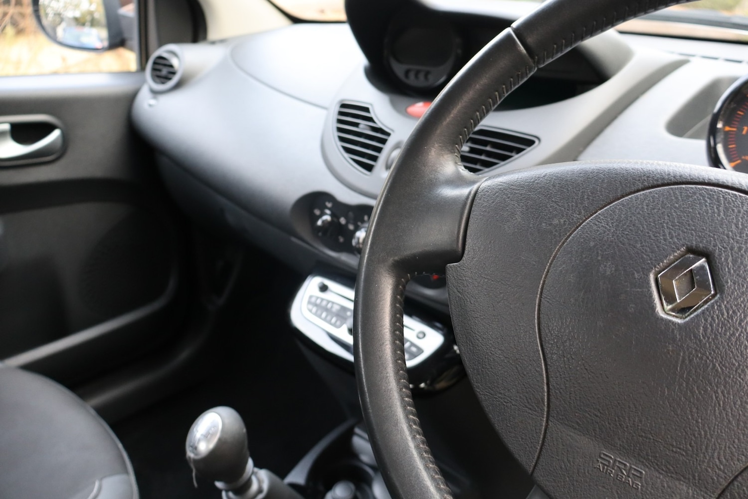 Used Renault Twingo 2011 for sale - 76693103: Photo 24