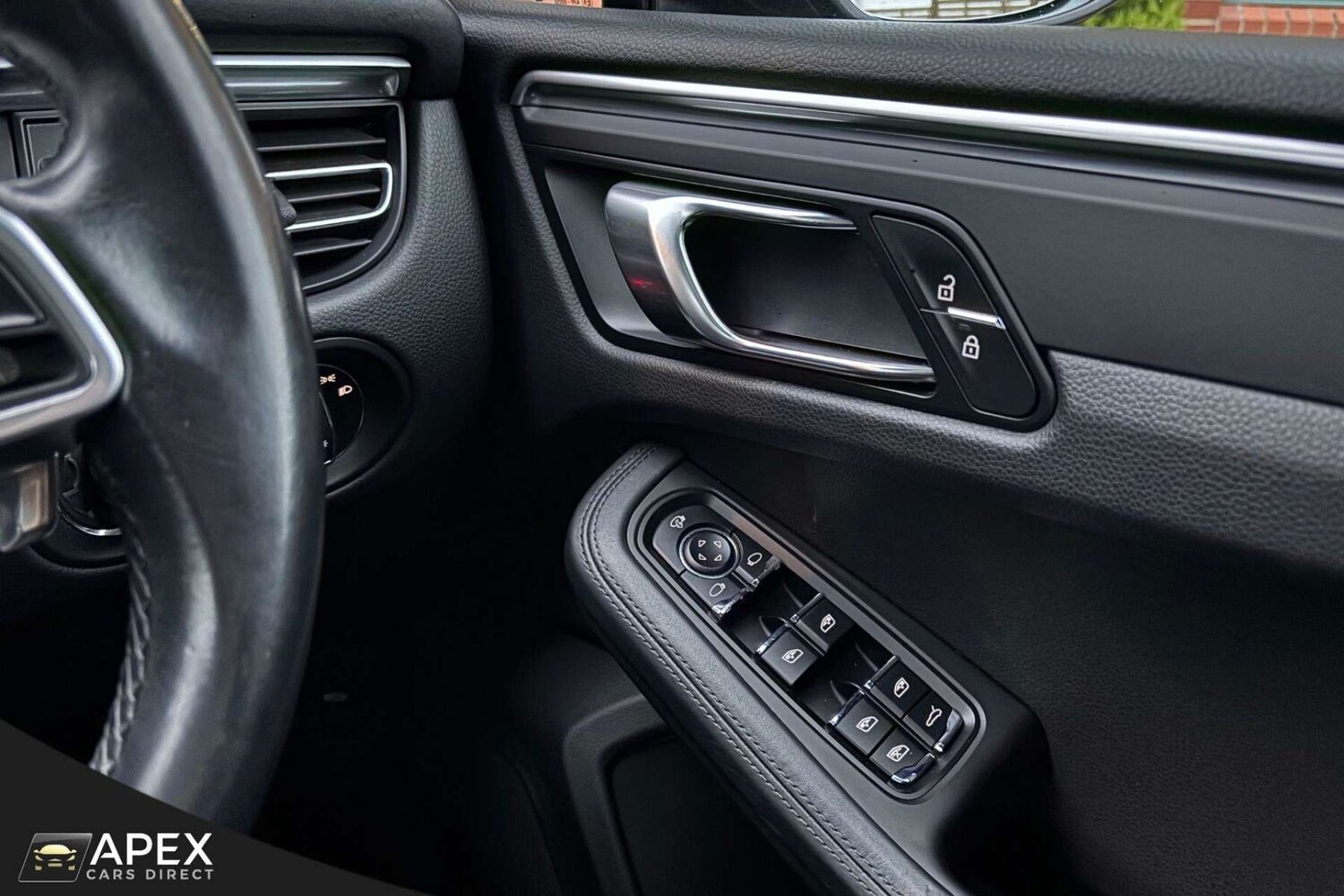 Used Porsche Macan 2020 for sale - 77901553: Photo 36