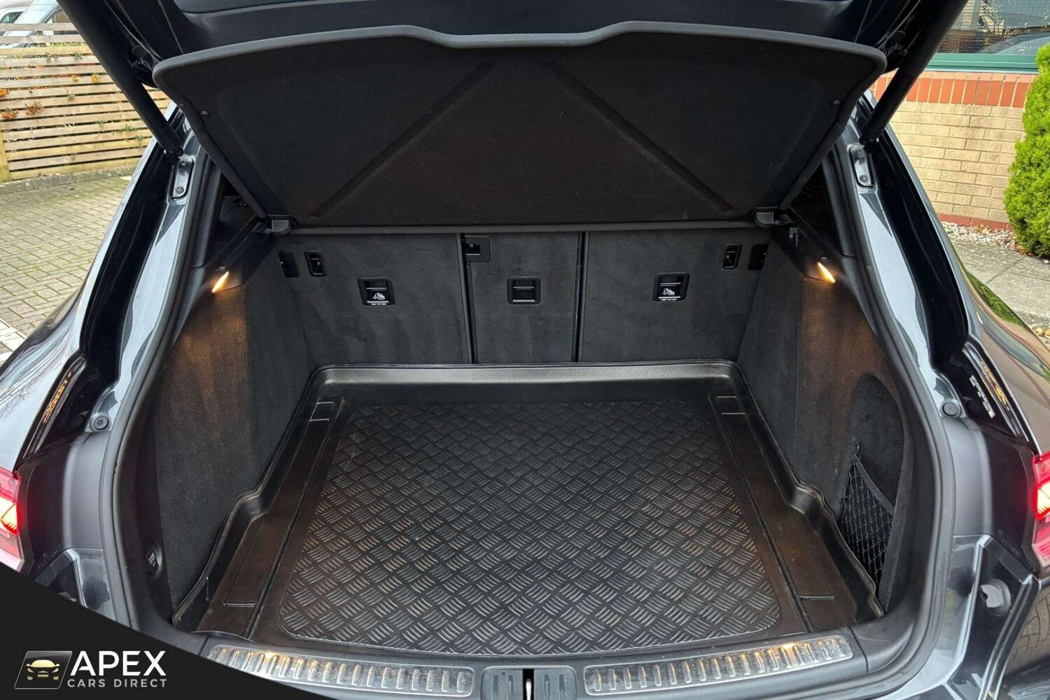 Used Porsche Macan 2020 for sale - 77901553: Photo 41