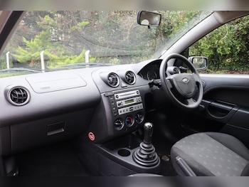 Used Ford Fiesta 2004 for sale - 77375860: Photo