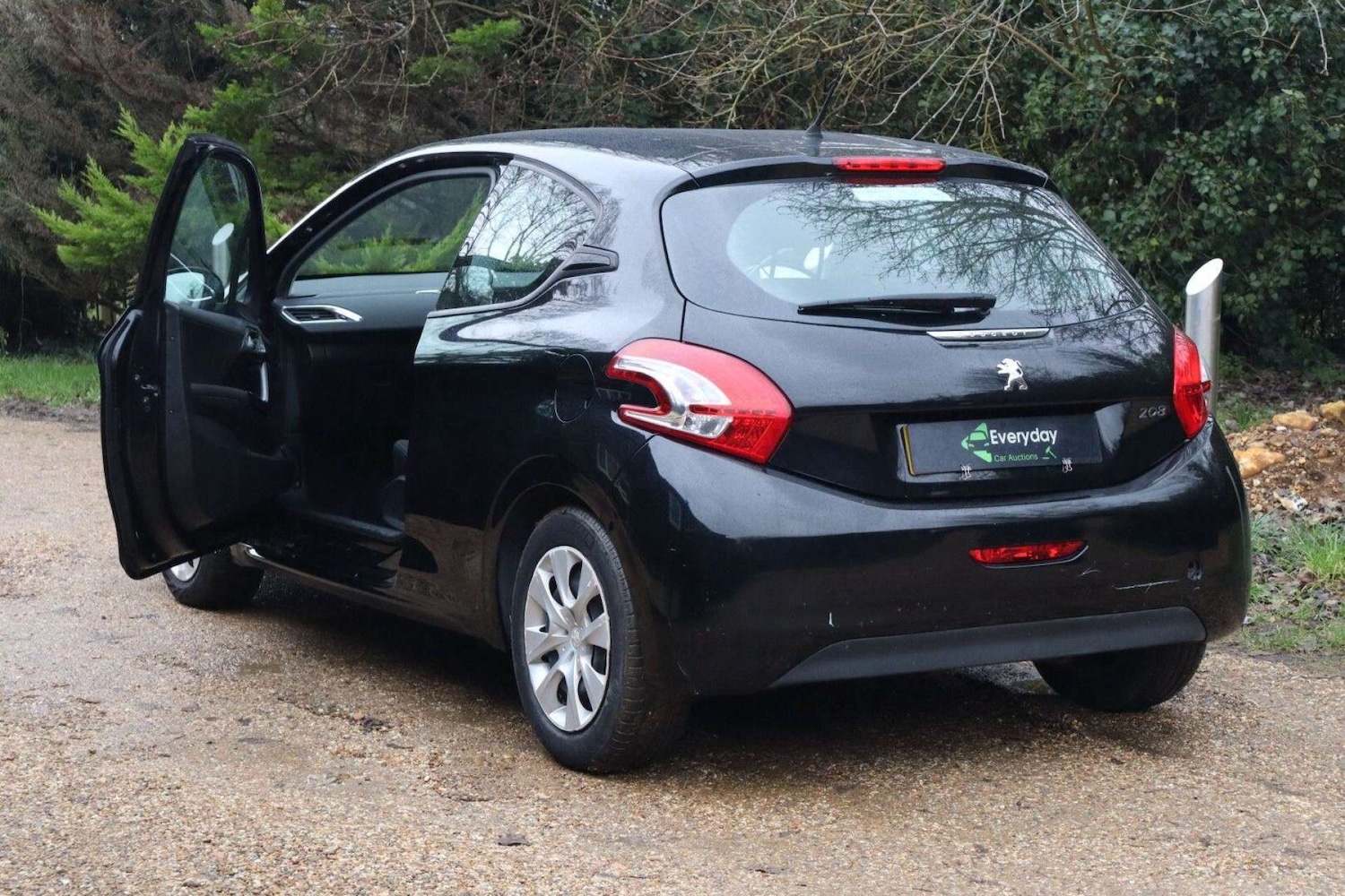 Used Peugeot 208 2012 for sale - 77910139: Photo 13