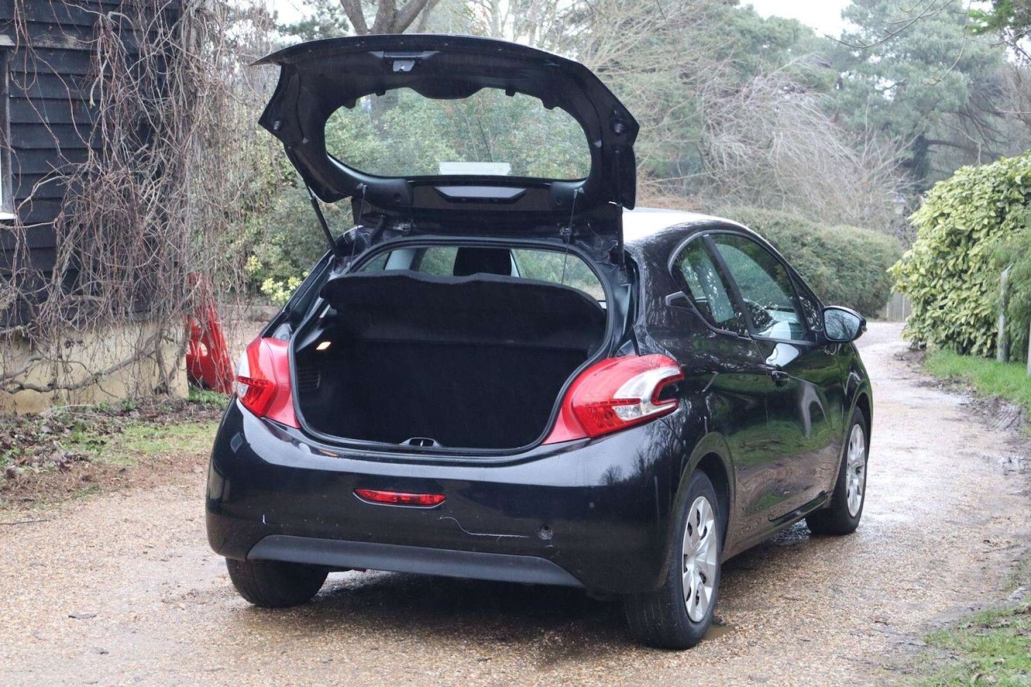 Used Peugeot 208 2012 for sale - 77910139: Photo 17